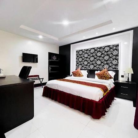 Pasadena Suites Леккі Екстер'єр фото