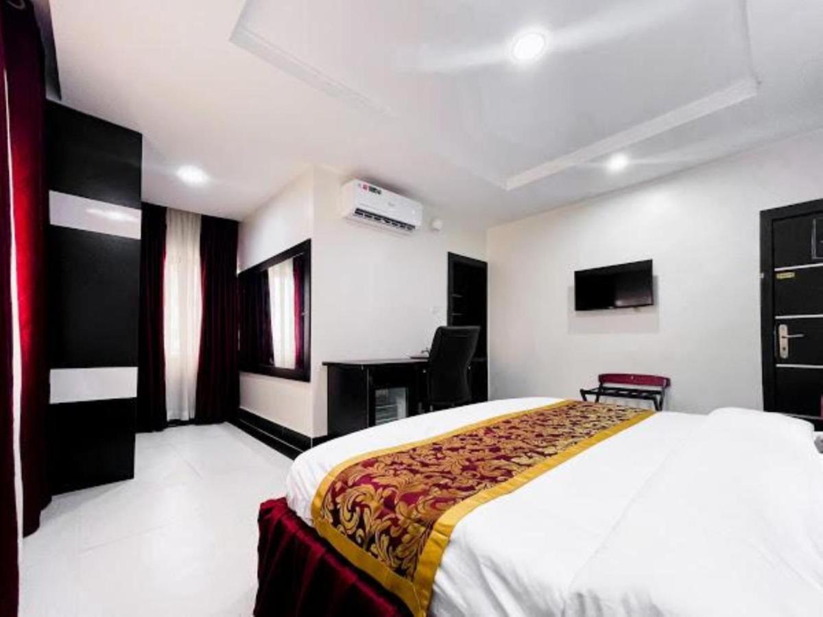 Pasadena Suites Леккі Екстер'єр фото