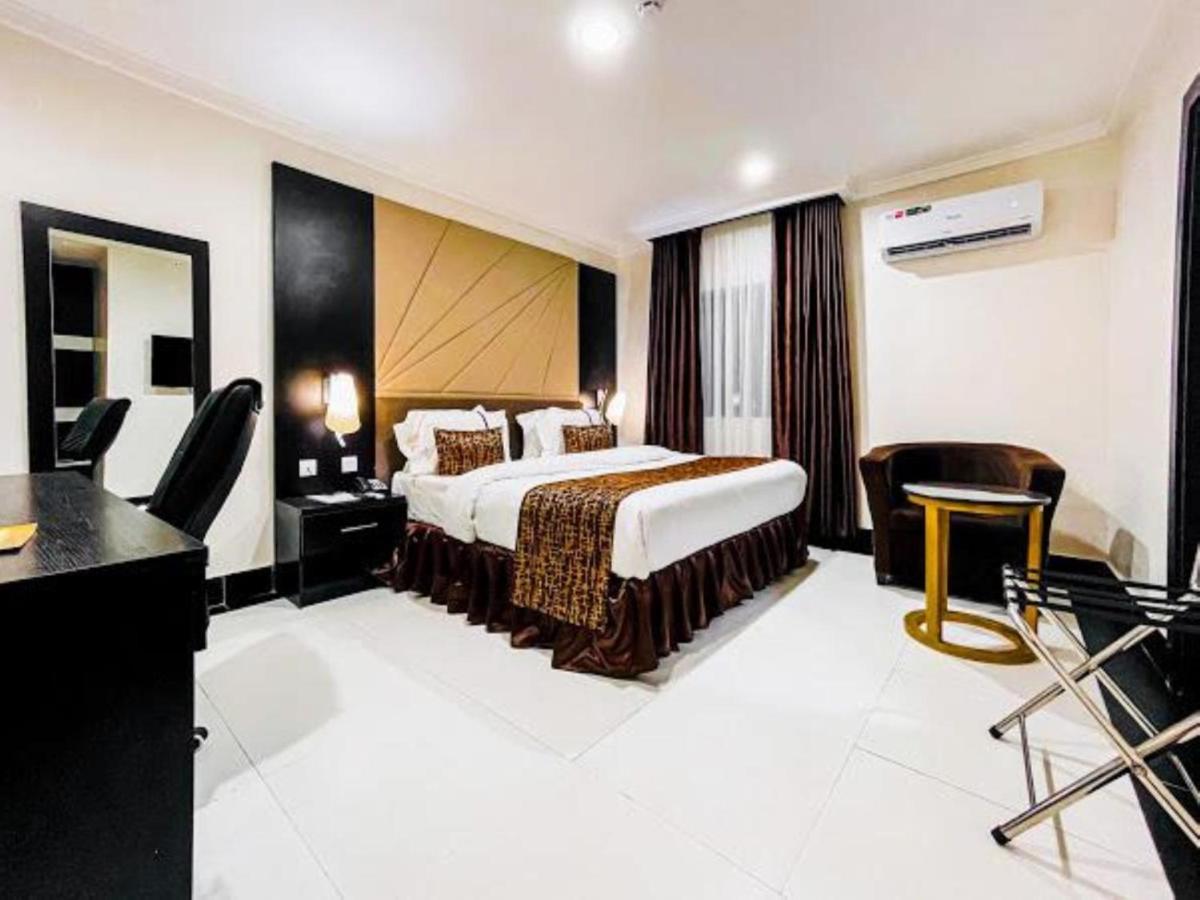 Pasadena Suites Леккі Екстер'єр фото