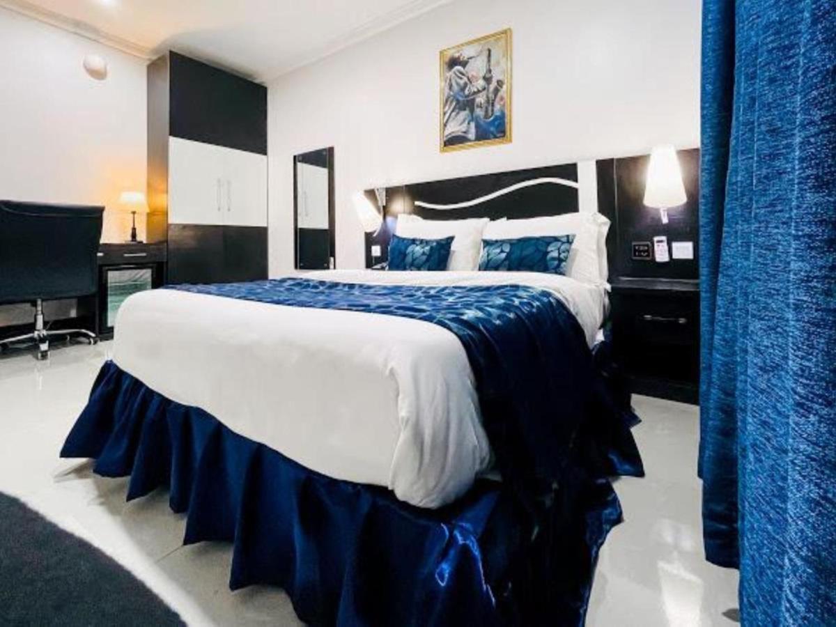 Pasadena Suites Леккі Екстер'єр фото