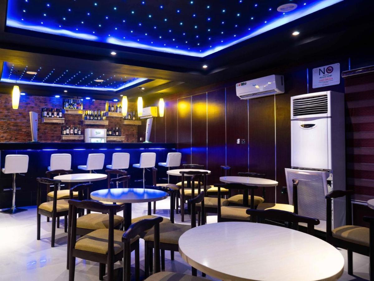 Pasadena Suites Леккі Екстер'єр фото
